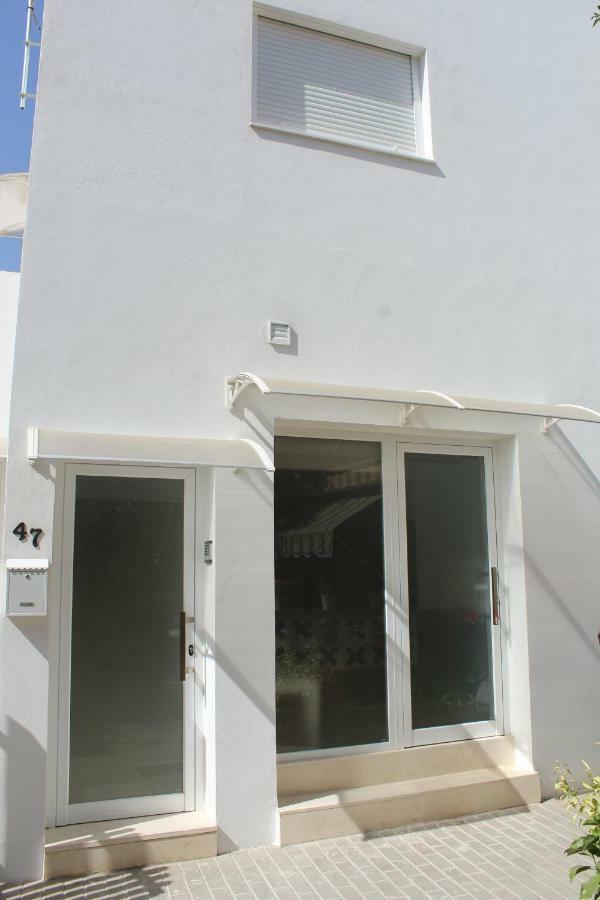 Apartamentos Angelita Plaza Beach Malaga Exterior photo